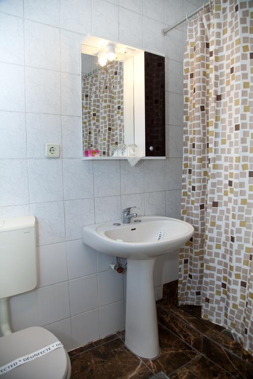 Hotel Metropol Piteşti Szoba fotó