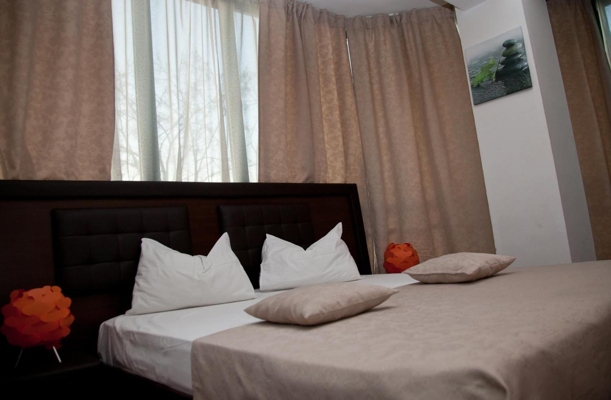 Hotel Metropol Piteşti Szoba fotó