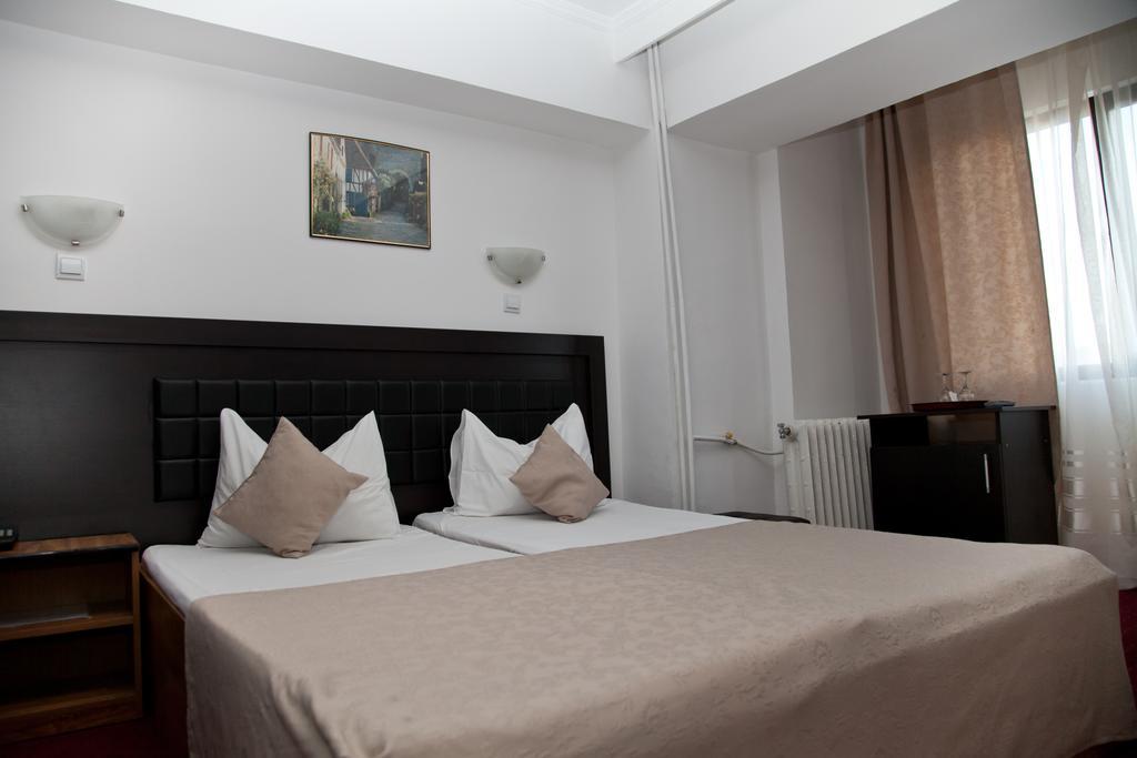 Hotel Metropol Piteşti Szoba fotó