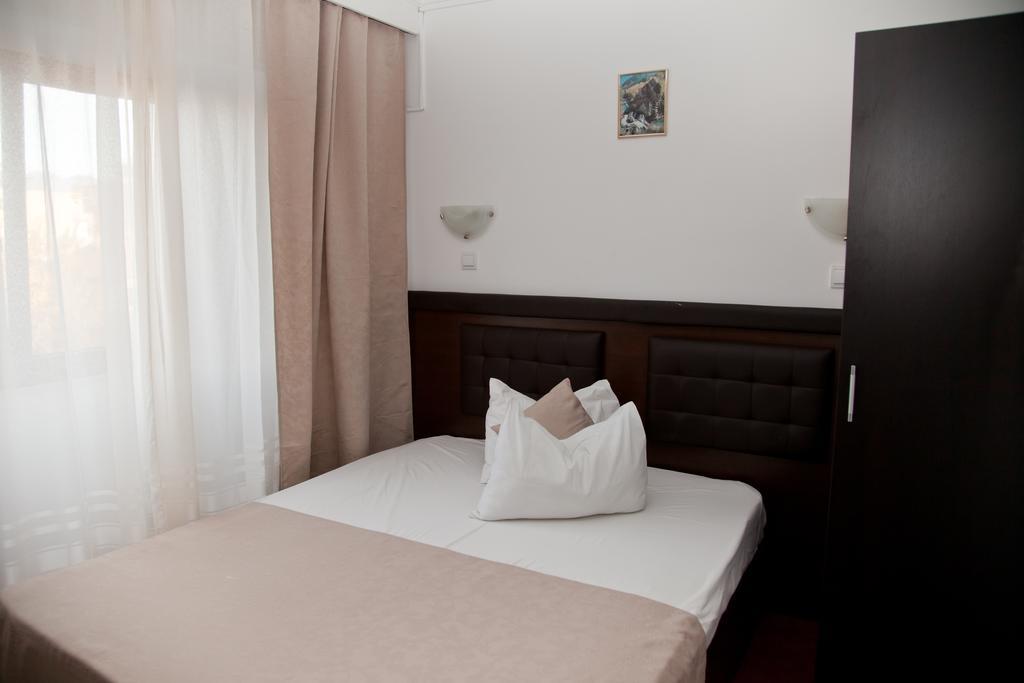 Hotel Metropol Piteşti Szoba fotó