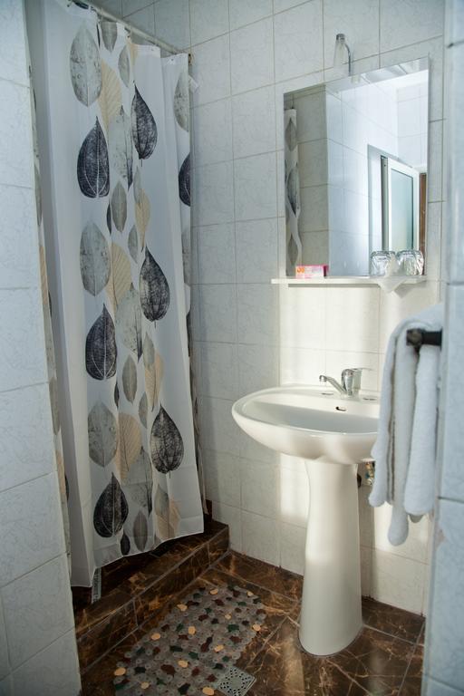 Hotel Metropol Piteşti Szoba fotó