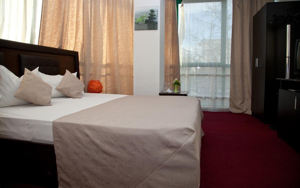Hotel Metropol Piteşti Szoba fotó